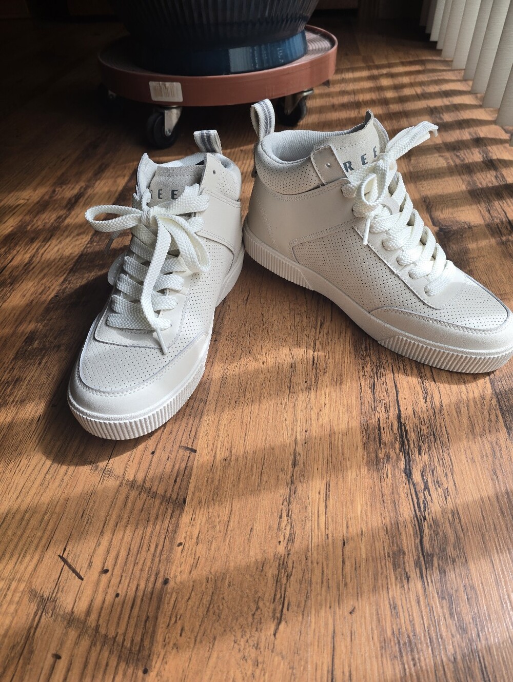 Reef Lay Day Hi Womens US Size 8.5